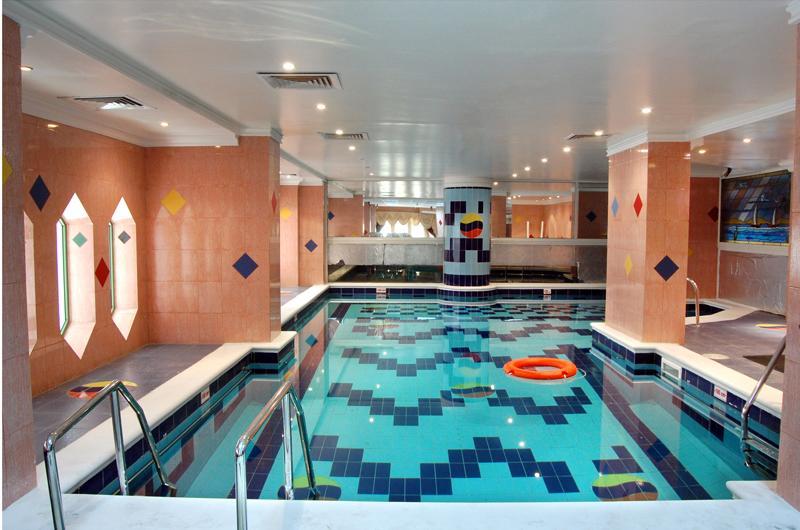 Royal Crown Suites Шарджа Экстерьер фото